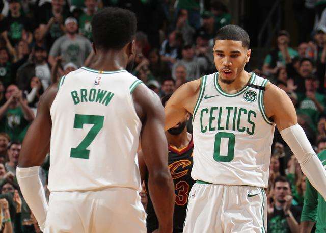 德转33岁+球员身价前10：萨拉赫4500万第1，梅西第7，C罗第9（德转33岁以上球员身价TOP10：萨拉赫4500万居首，梅西第7，C罗第9）