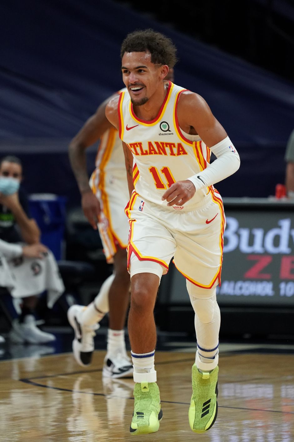 申花1-3输球，柔佛新山近两个赛季亚冠对中超球队保持不败（申花1-3告负，柔佛新山连续两季亚冠对中超队不败）