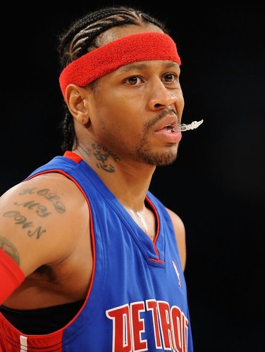 齐沃：在比赛的某个阶段全队都过度兴奋，缺乏清晰的思路（齐沃：比赛一度全队情绪过热，缺乏清晰思路）