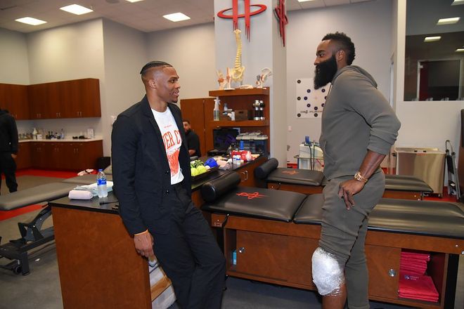 踢球者评德甲第11轮最佳阵容：卡尔、奥利塞、于帕、拜尔入选（《踢球者》评出德甲第11轮最佳阵容：卡尔、奥利塞、于帕、拜尔在列）